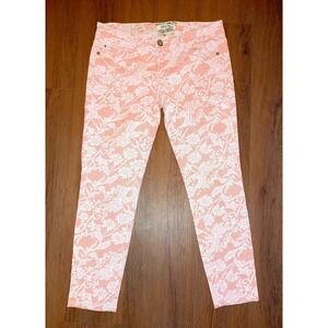 Hot Kiss Jeans Cat Capri Pink Lace Print Womens med size 9 Pre-Owned